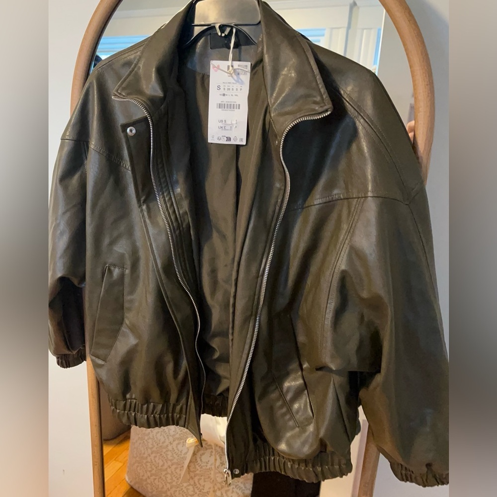 TREND NEW  ZARA FAUX LEATHER HIGH COLLAR BOMBER JACKET 
🚨FIRM PRICE NO DISCOUNT - Picture 16 of 16